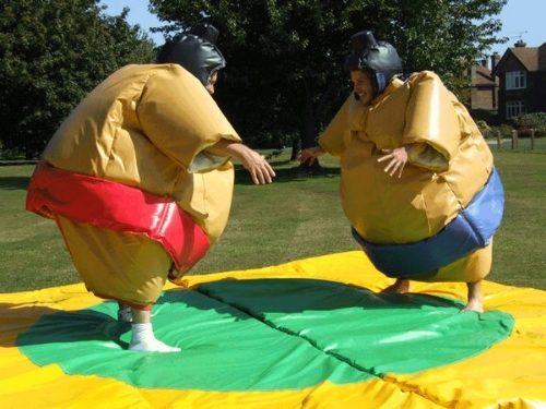 Sumodragter til leje